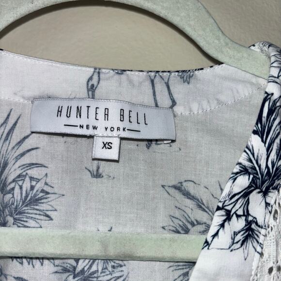 Hunter Bell Jenkins Dress Flamingo White & Navy Preppy Coastal Resort Wear Dress - Picture 14 of 15